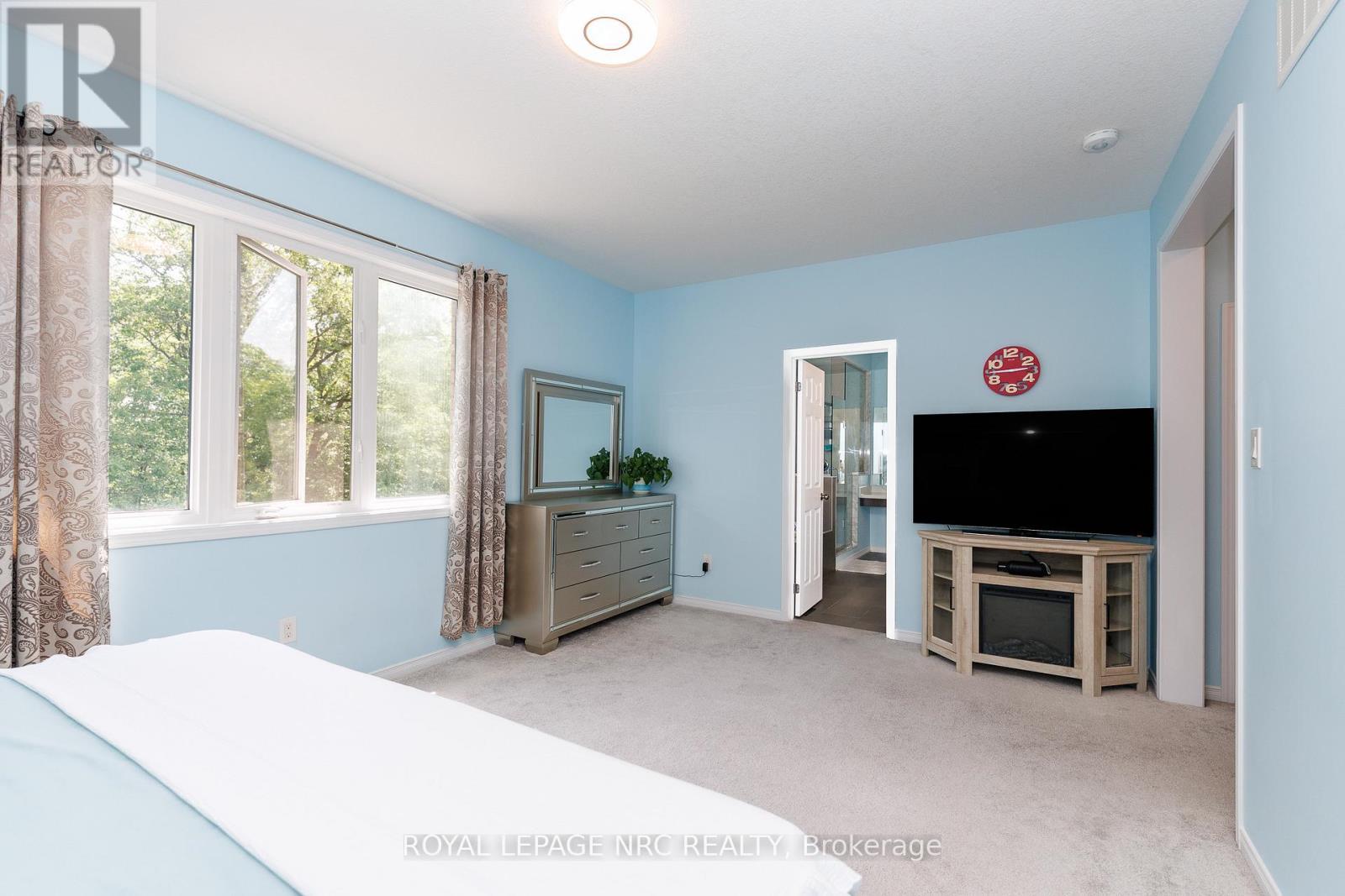 8002 Hackbery Trail, Niagara Falls (Brown), ON