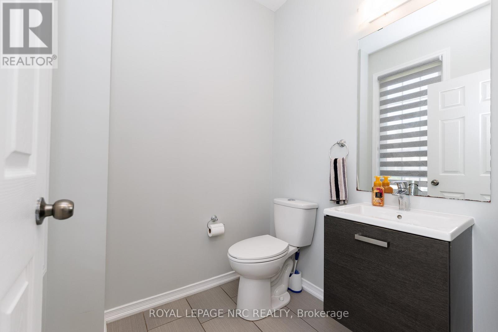 8002 Hackbery Trail, Niagara Falls (Brown), ON