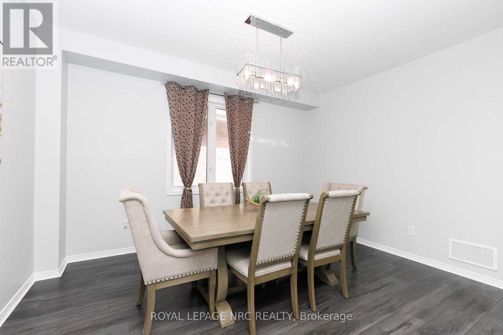 8002 Hackbery Trail, Niagara Falls (Brown), ON