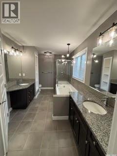 411 Flynn Lane, Saskatoon, SK