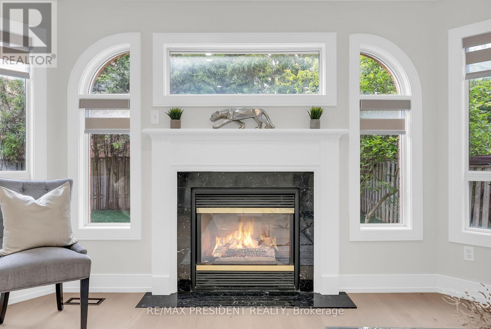 Gas Fireplace - 2362 Bankside Drive, Mississauga, ON