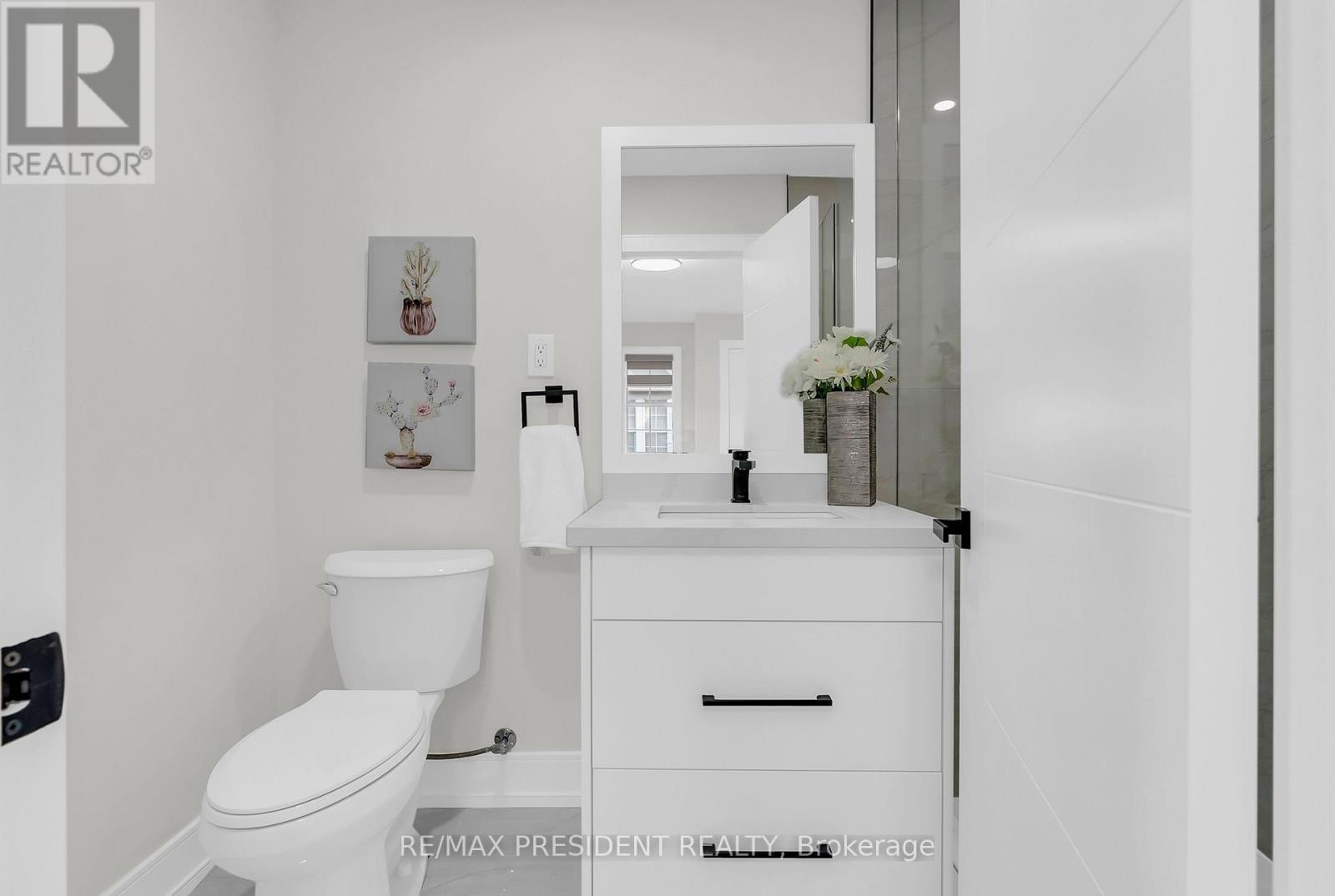 Bedroom 3 Ensuite - 2362 Bankside Drive, Mississauga, ON