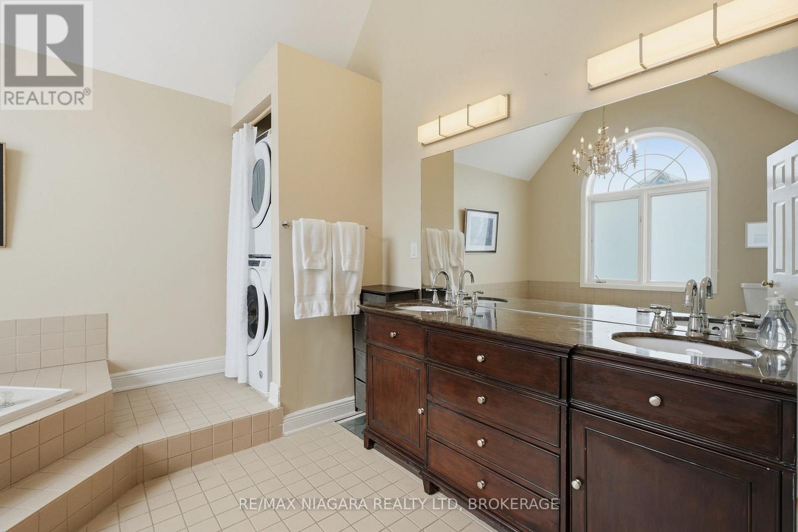9 - 77 Erion Road, St. Catharines (Grapeview), ON