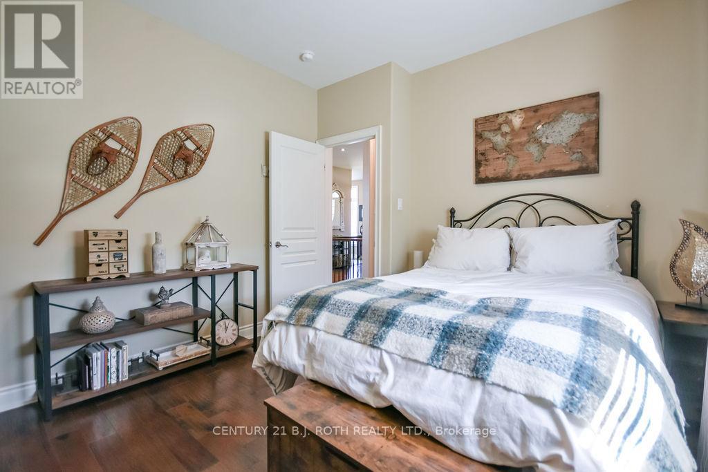 2 Roy Hickling Drive, Springwater, ON