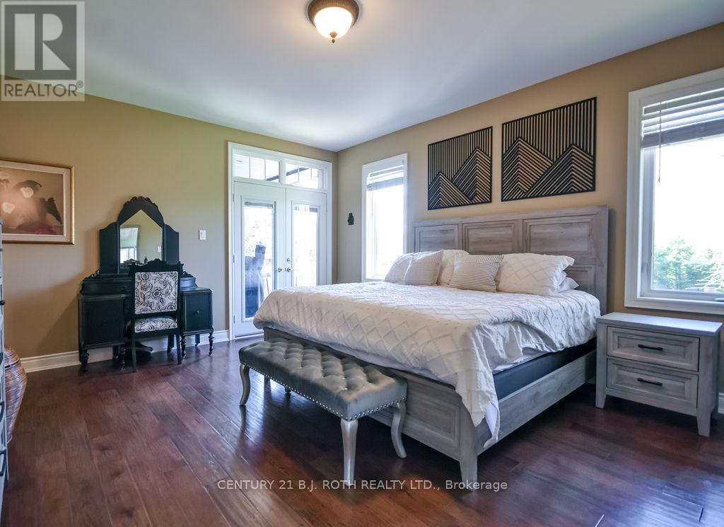 2 Roy Hickling Drive, Springwater, ON