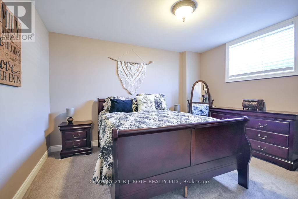 2 Roy Hickling Drive, Springwater, ON