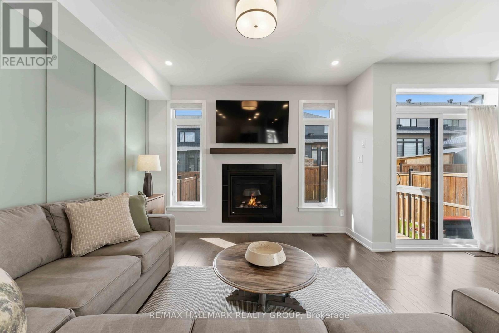 369 Broadridge Crescent, Ottawa, ON