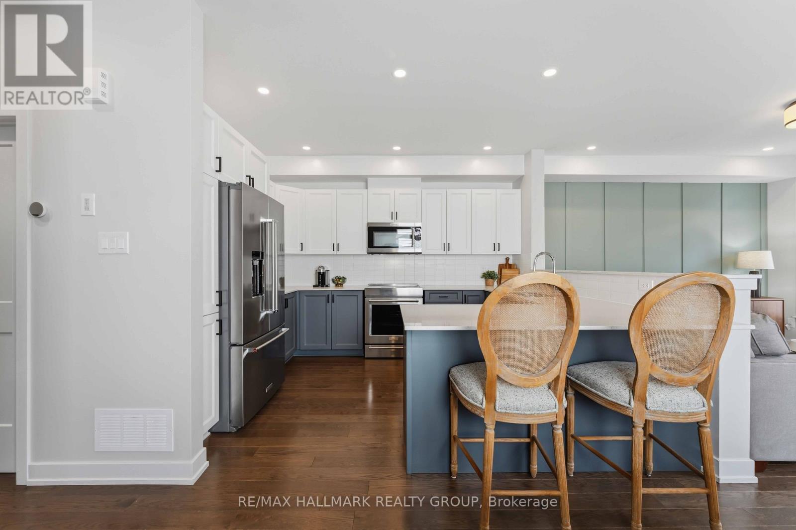 369 Broadridge Crescent, Ottawa, ON
