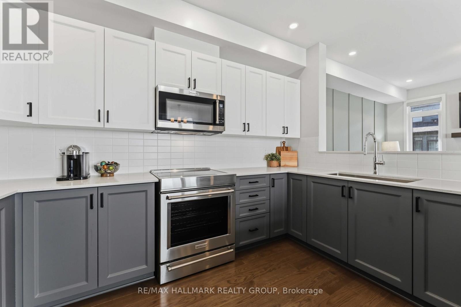 369 Broadridge Crescent, Ottawa, ON