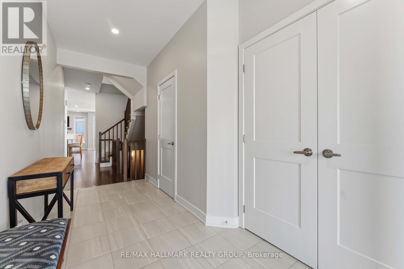 369 Broadridge Crescent, Ottawa, ON