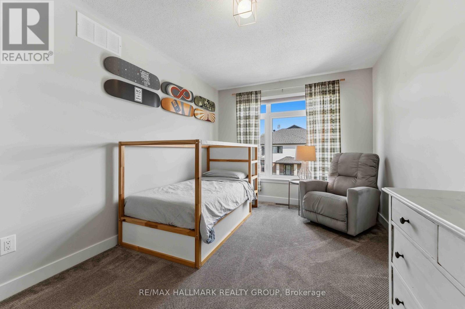 369 Broadridge Crescent, Ottawa, ON