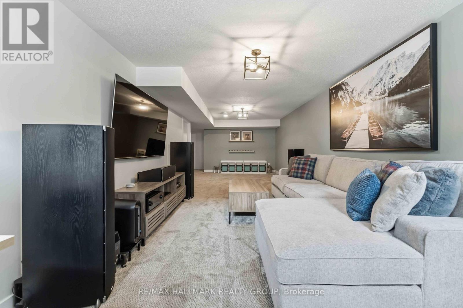369 Broadridge Crescent, Ottawa, ON