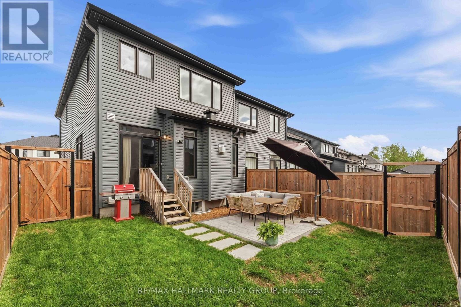 369 Broadridge Crescent, Ottawa, ON