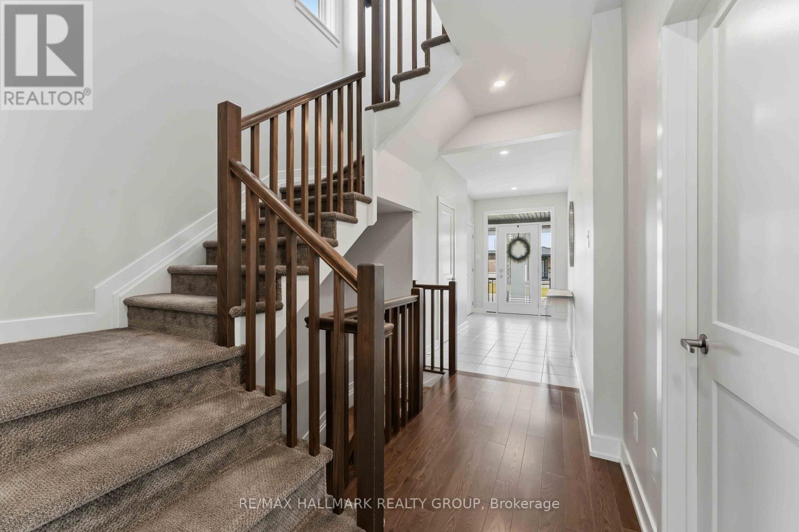 369 Broadridge Crescent, Ottawa, ON