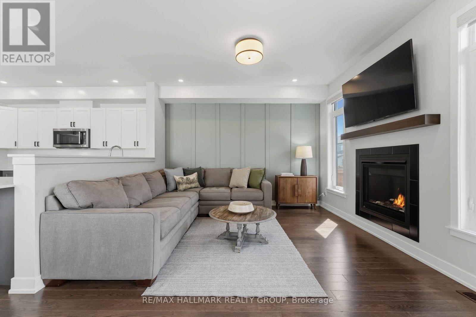 369 Broadridge Crescent, Ottawa, ON