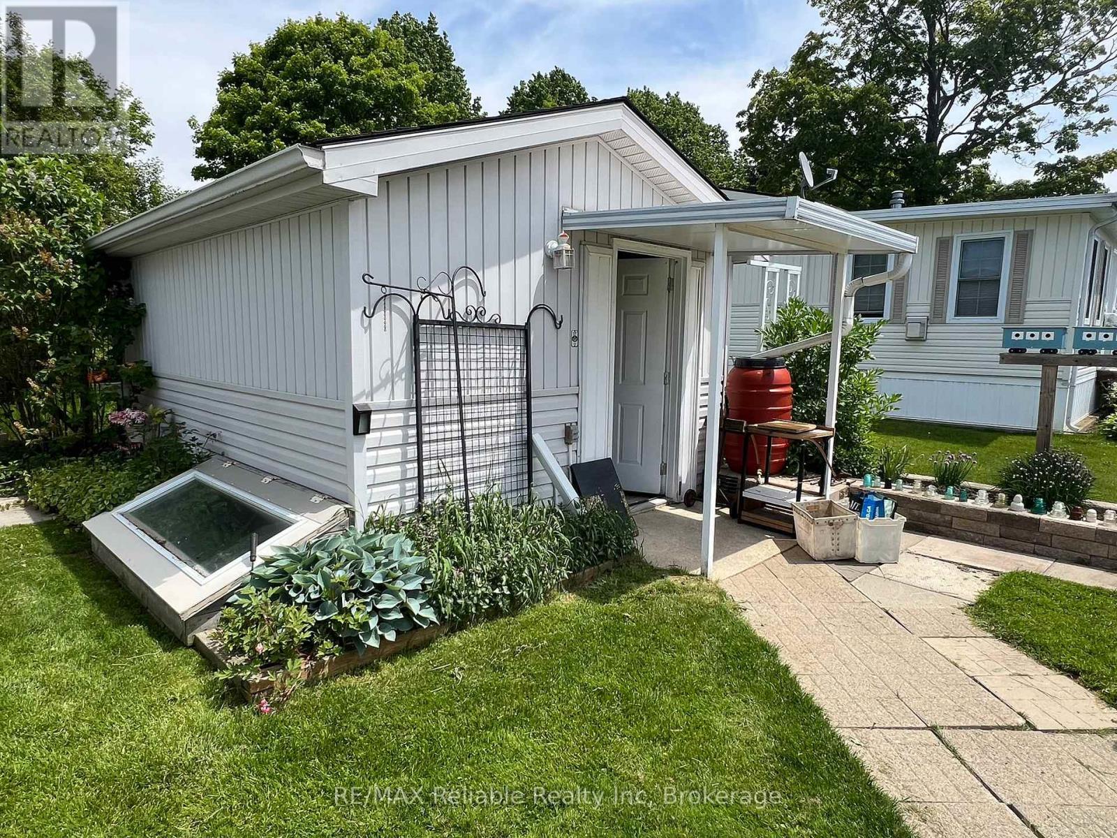 Charming shed - 144 Sandbagger Crescent, Central Huron (Clinton), ON