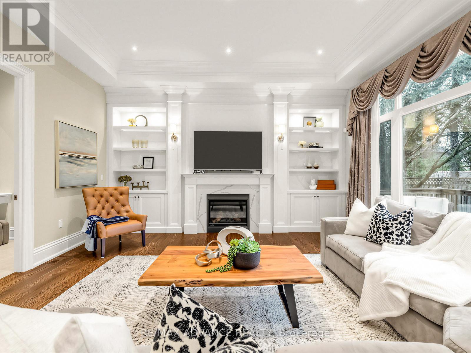5 Lloydminster Crescent, Toronto, ON