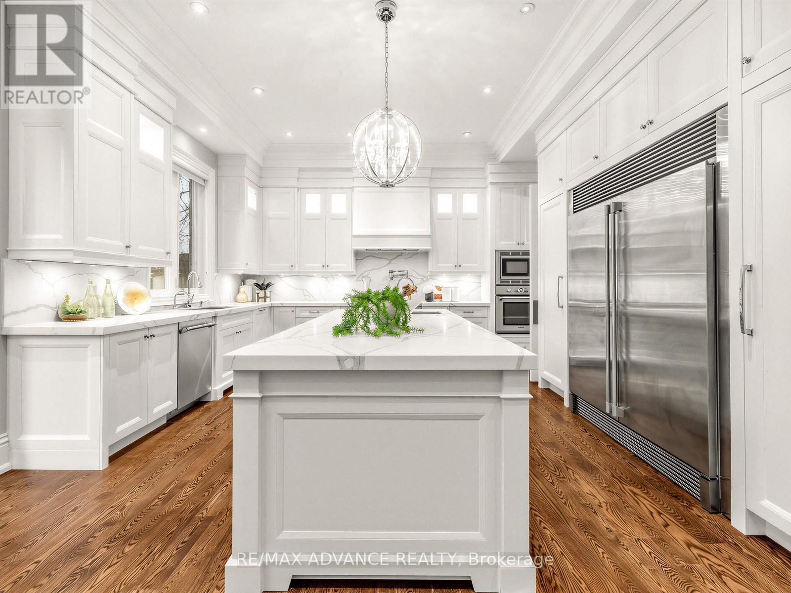 5 Lloydminster Crescent, Toronto, ON