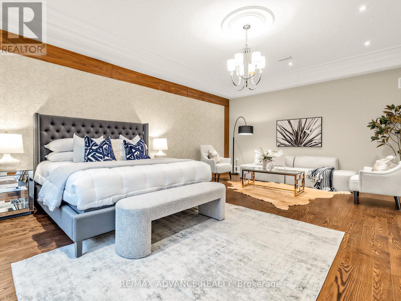 5 Lloydminster Crescent, Toronto, ON