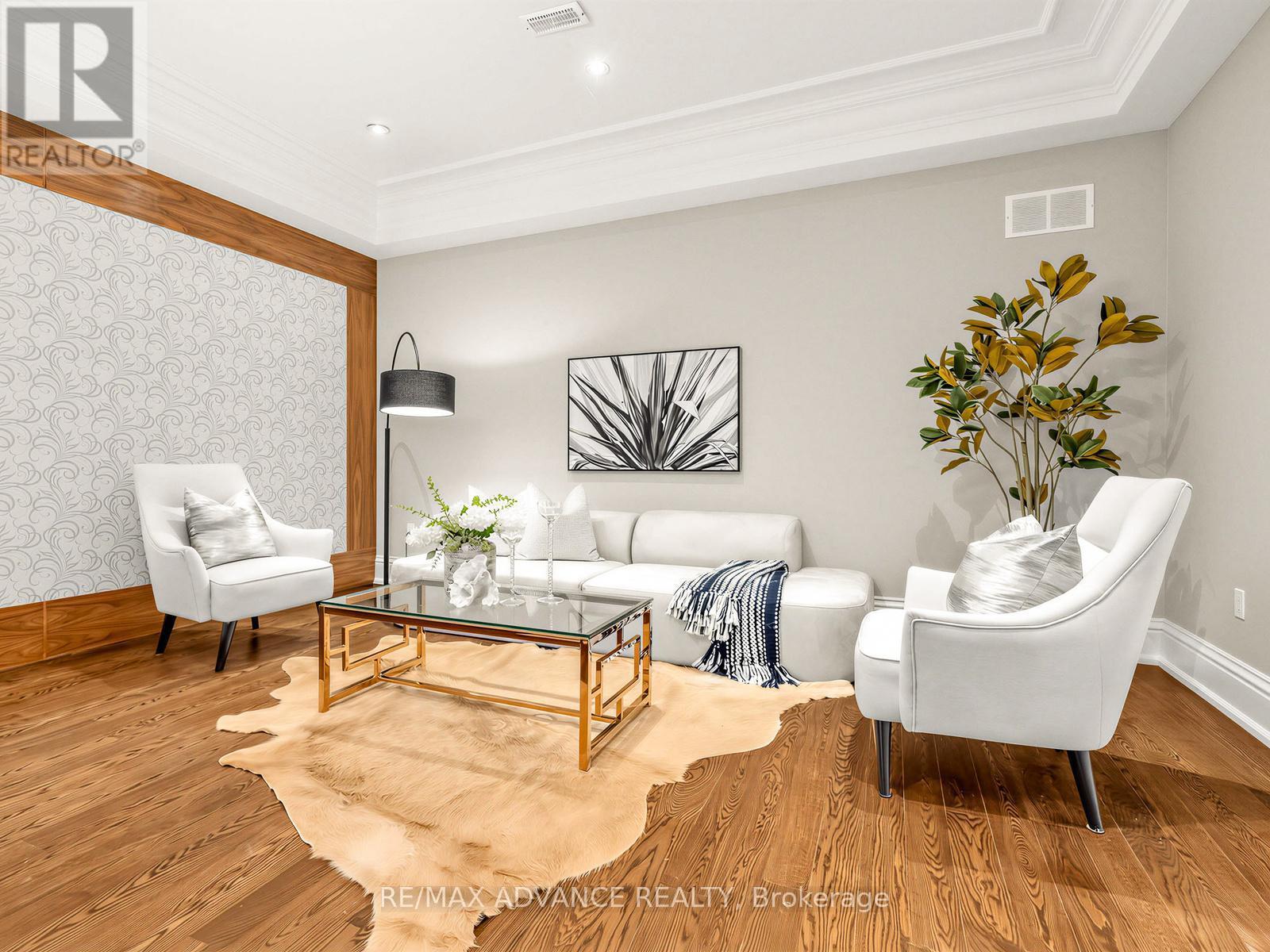 5 Lloydminster Crescent, Toronto, ON