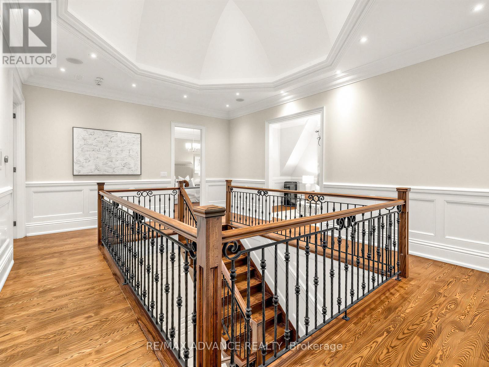5 Lloydminster Crescent, Toronto, ON