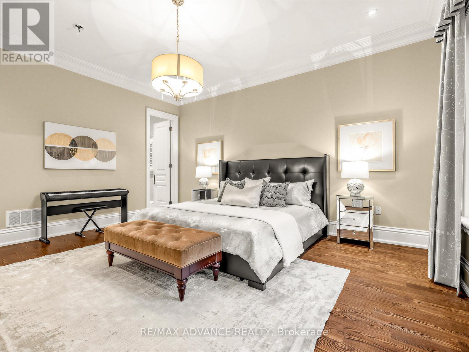 5 Lloydminster Crescent, Toronto, ON