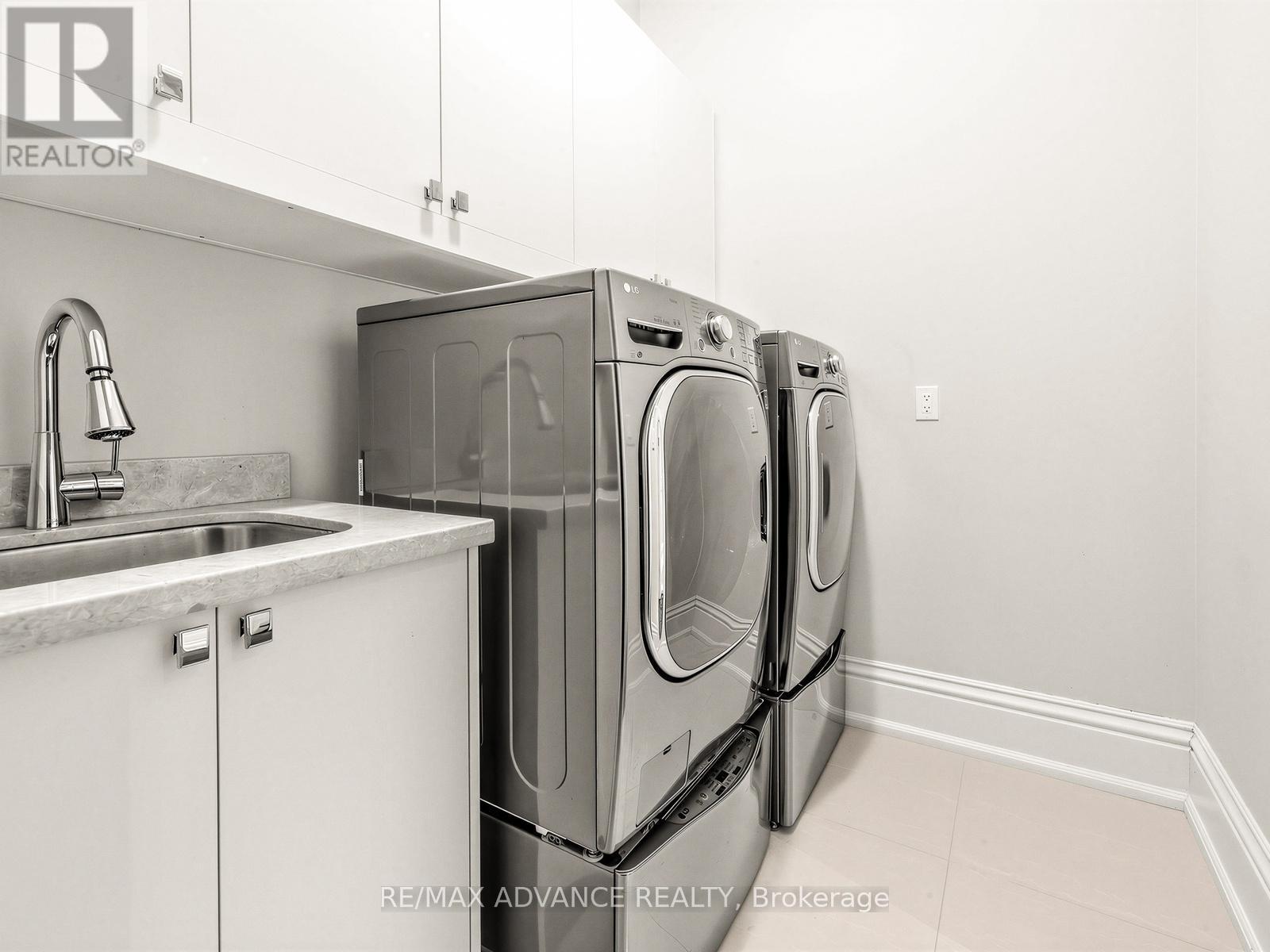 5 Lloydminster Crescent, Toronto, ON