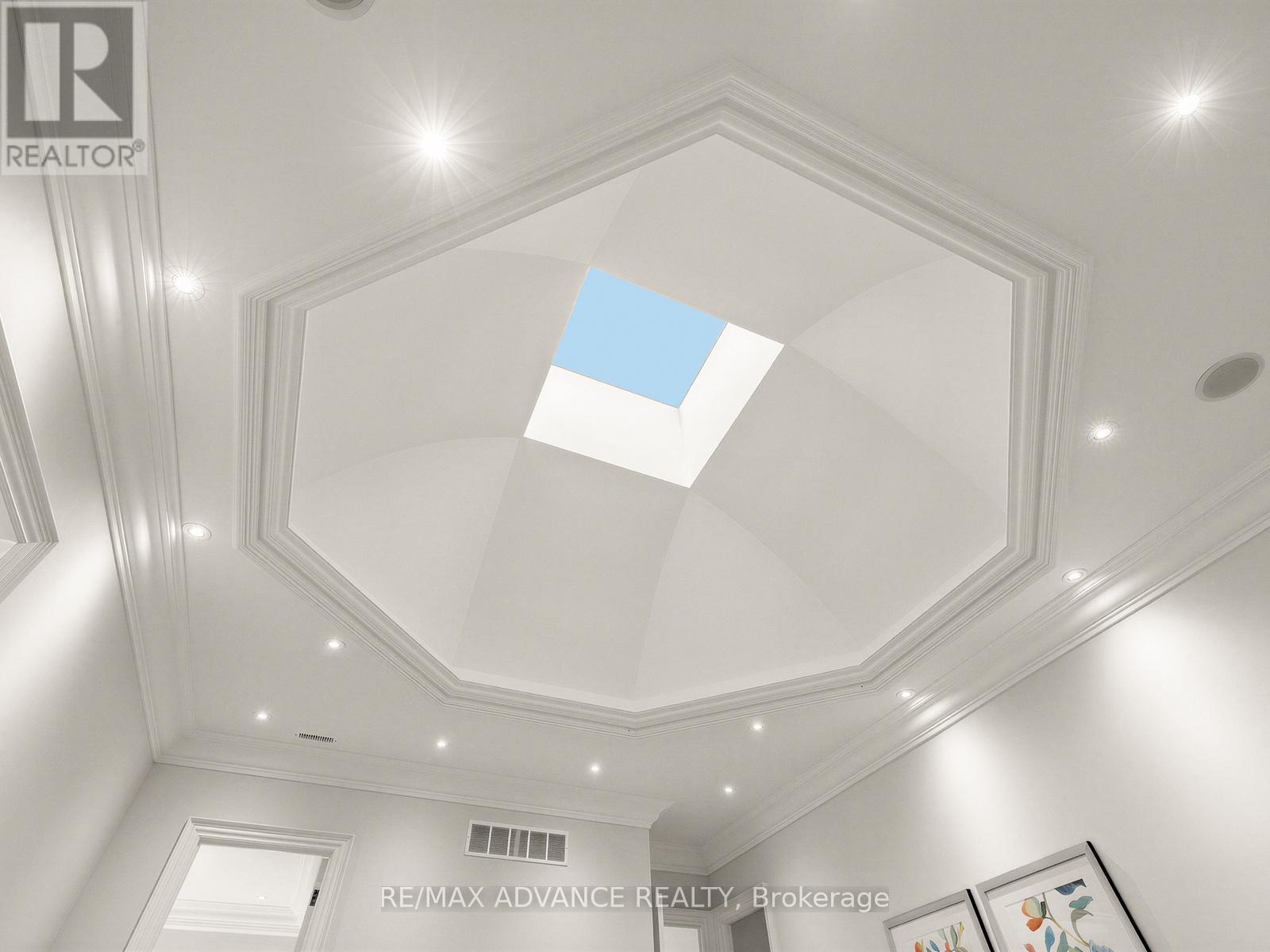 5 Lloydminster Crescent, Toronto, ON