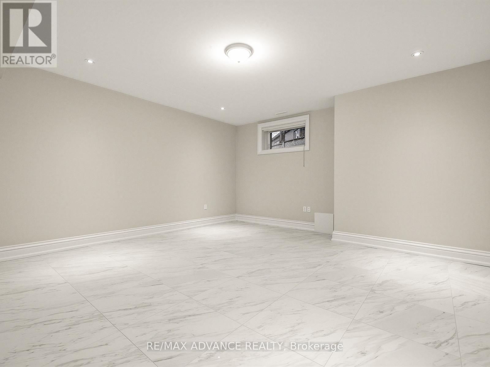 5 Lloydminster Crescent, Toronto, ON