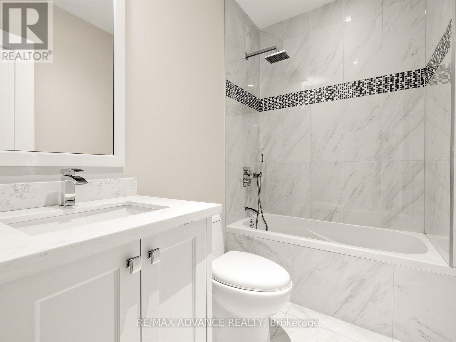 5 Lloydminster Crescent, Toronto, ON