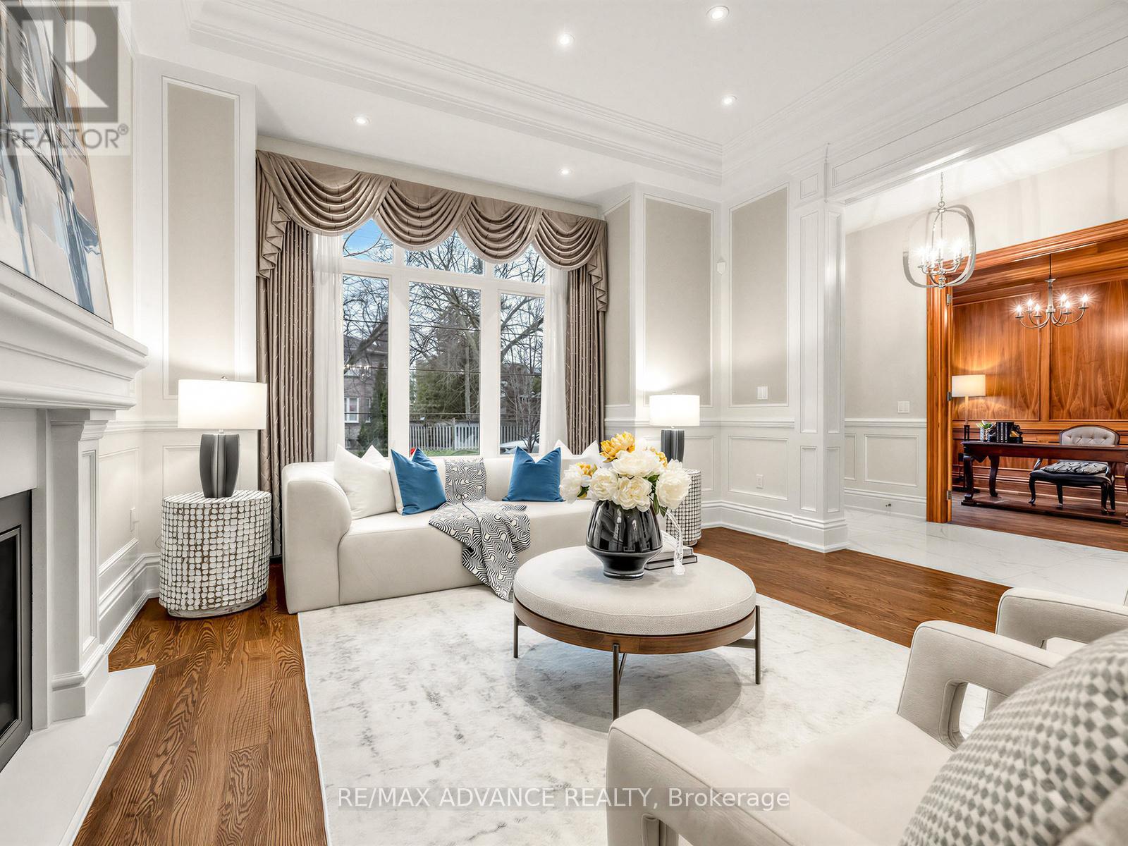 5 Lloydminster Crescent, Toronto, ON
