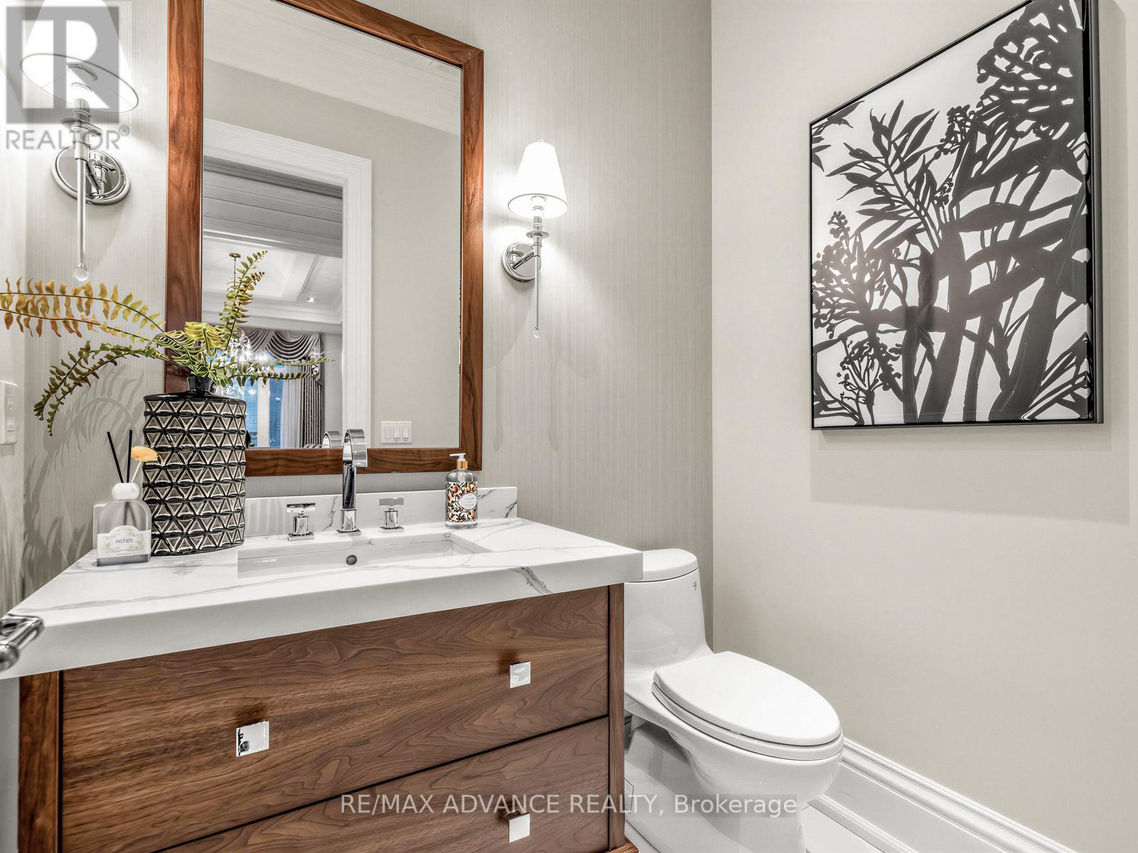 5 Lloydminster Crescent, Toronto, ON
