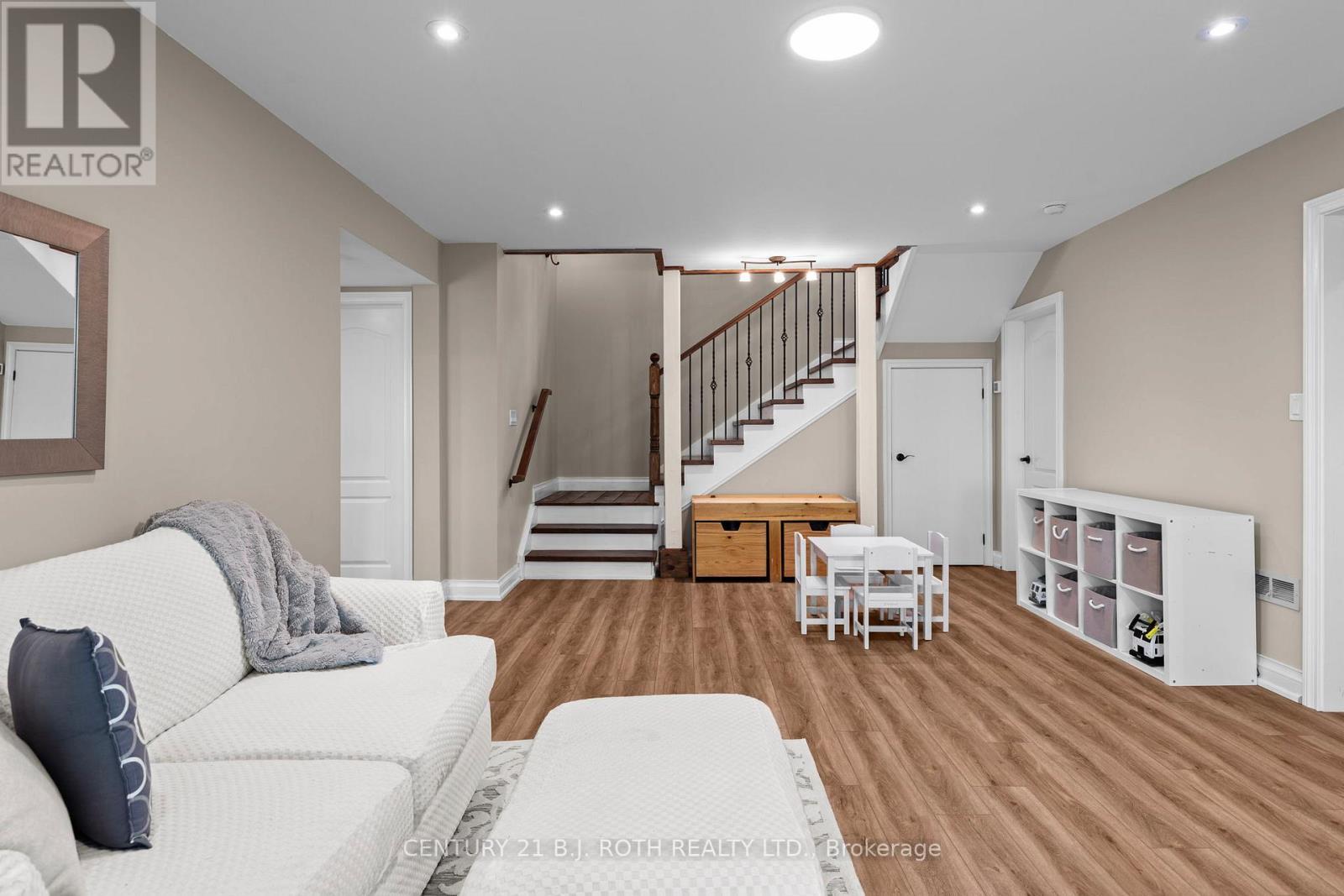 7 Pine Point, Oro-Medonte, ON