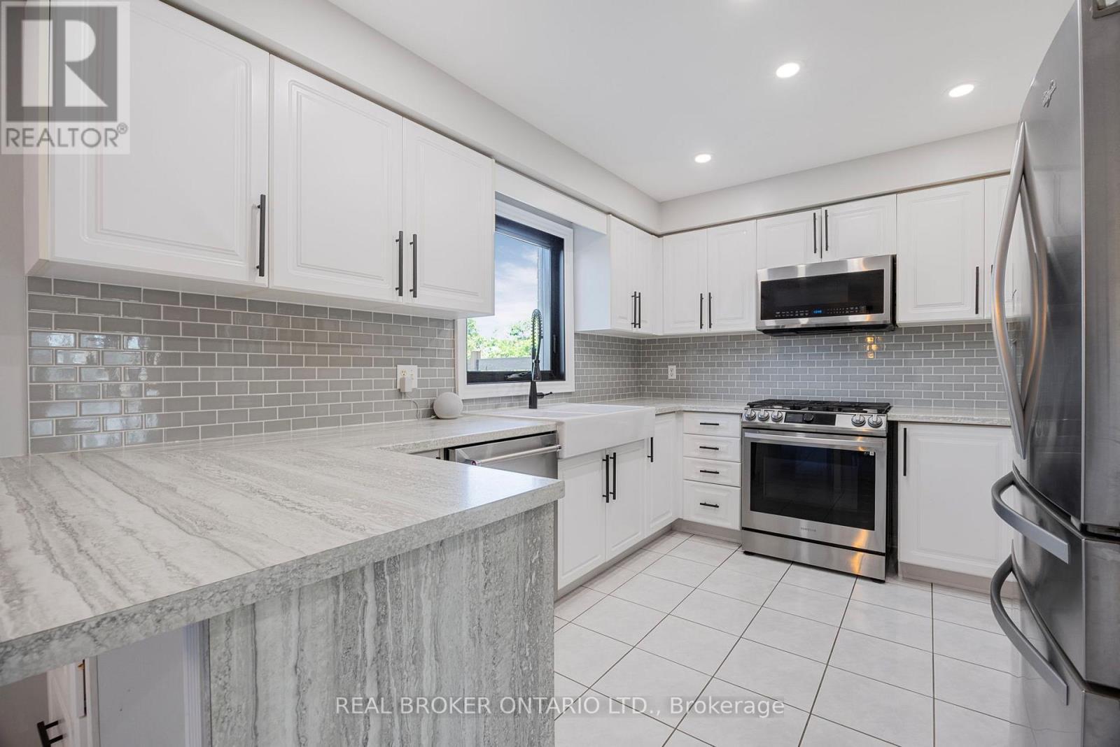 32 Black Willow Drive, Barrie, ON