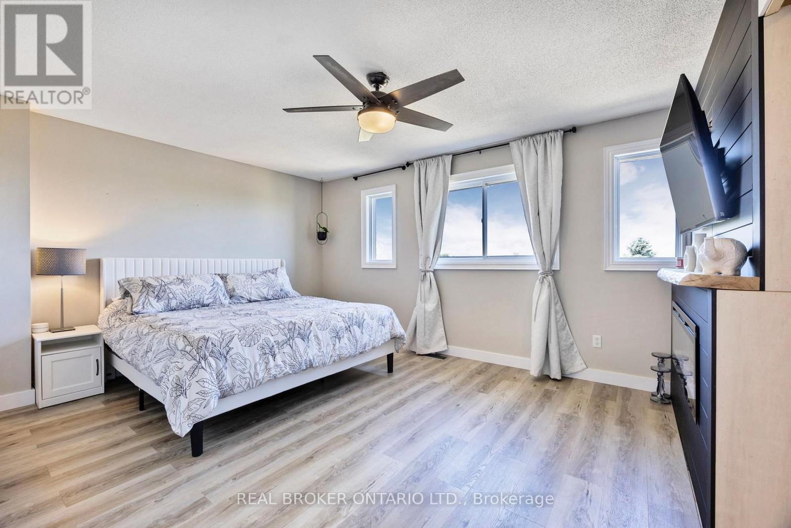 32 Black Willow Drive, Barrie, ON