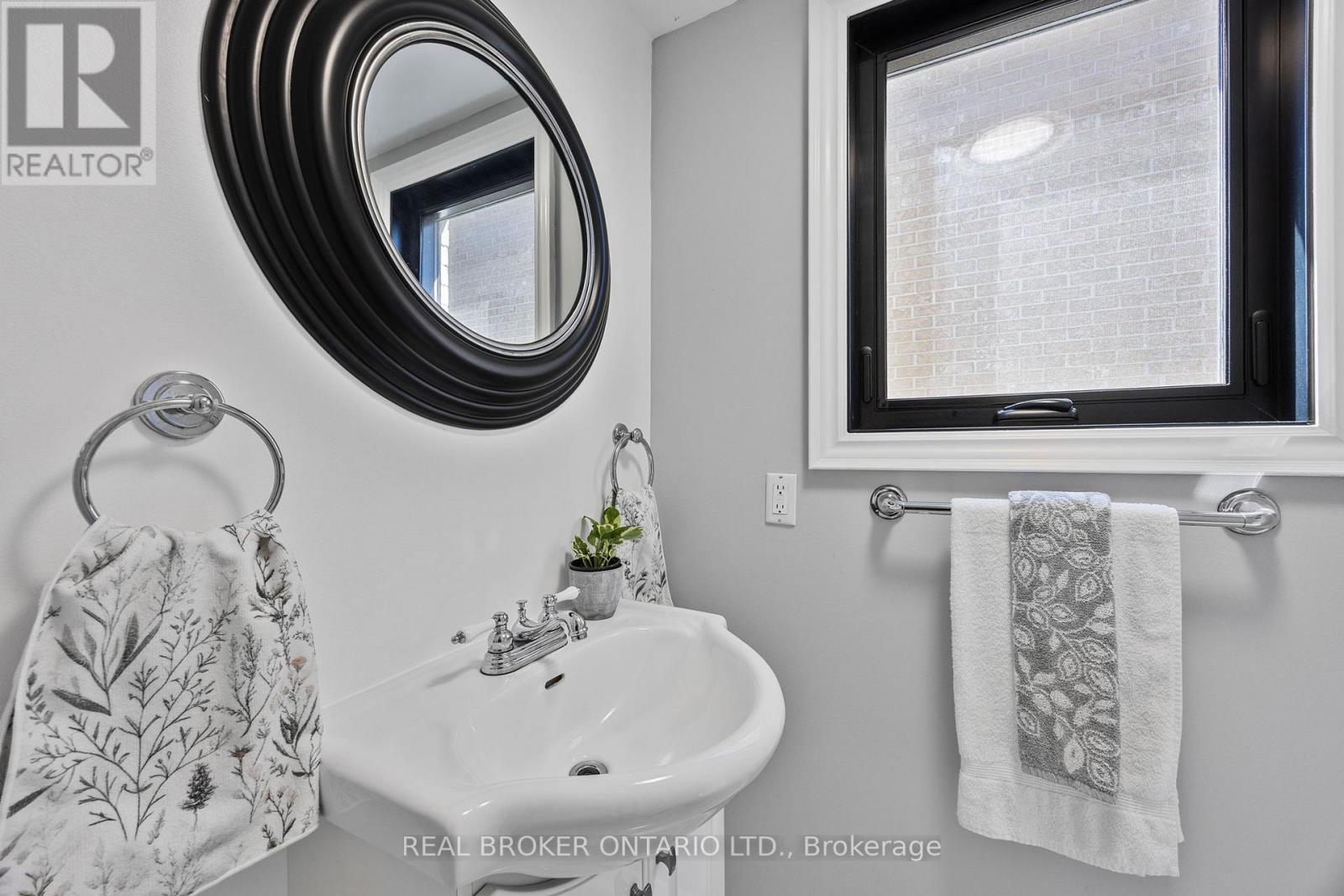 32 Black Willow Drive, Barrie, ON