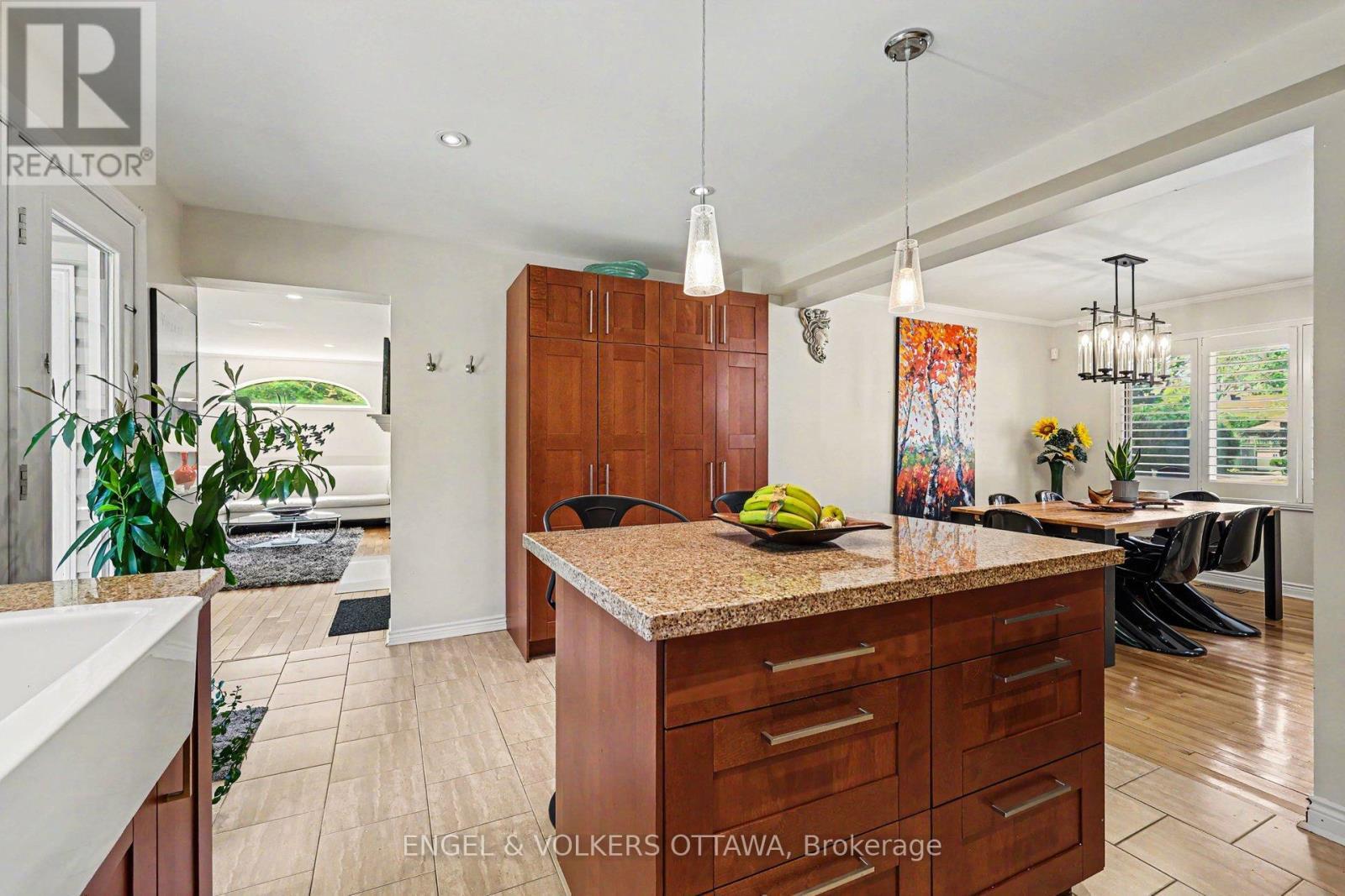 176 Sanford Avenue, Ottawa, ON