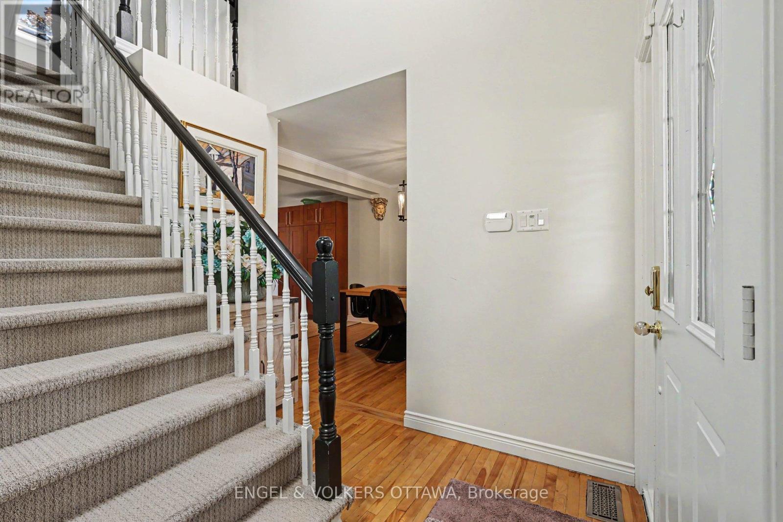 176 Sanford Avenue, Ottawa, ON