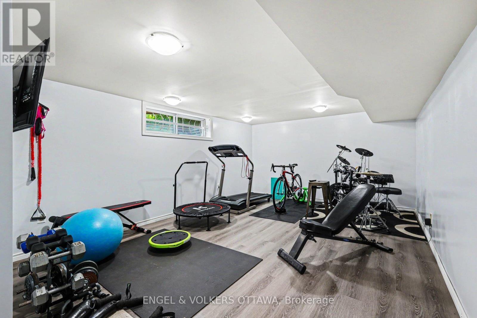 176 Sanford Avenue, Ottawa, ON