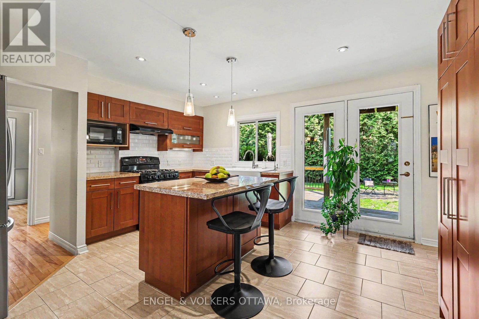 176 Sanford Avenue, Ottawa, ON