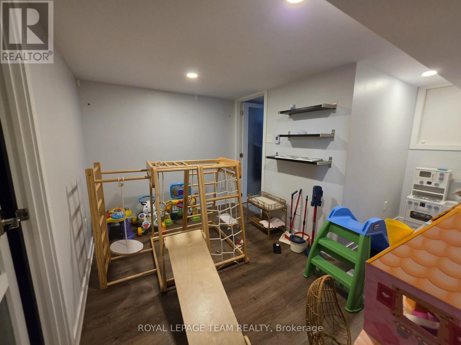 1247 Summerville Avenue, Ottawa, ON