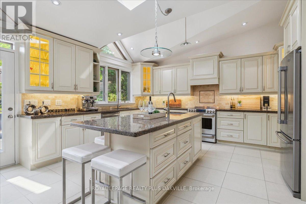 621 North Shore Boulevard E, Burlington, ON