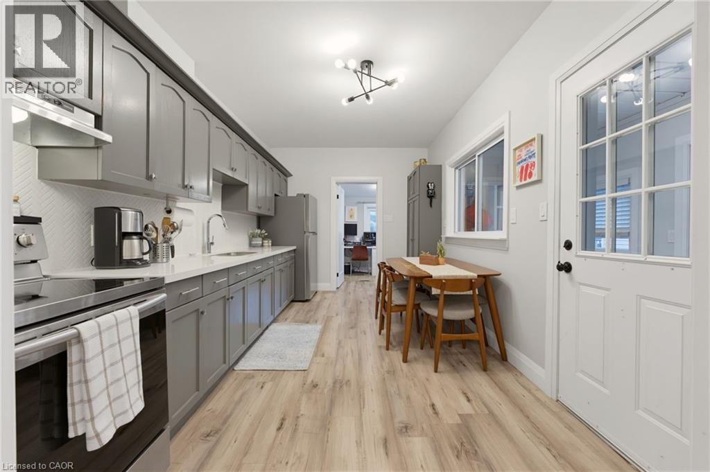 349 John Street N, Hamilton, ON - Indoor Photo Showing Kitchen