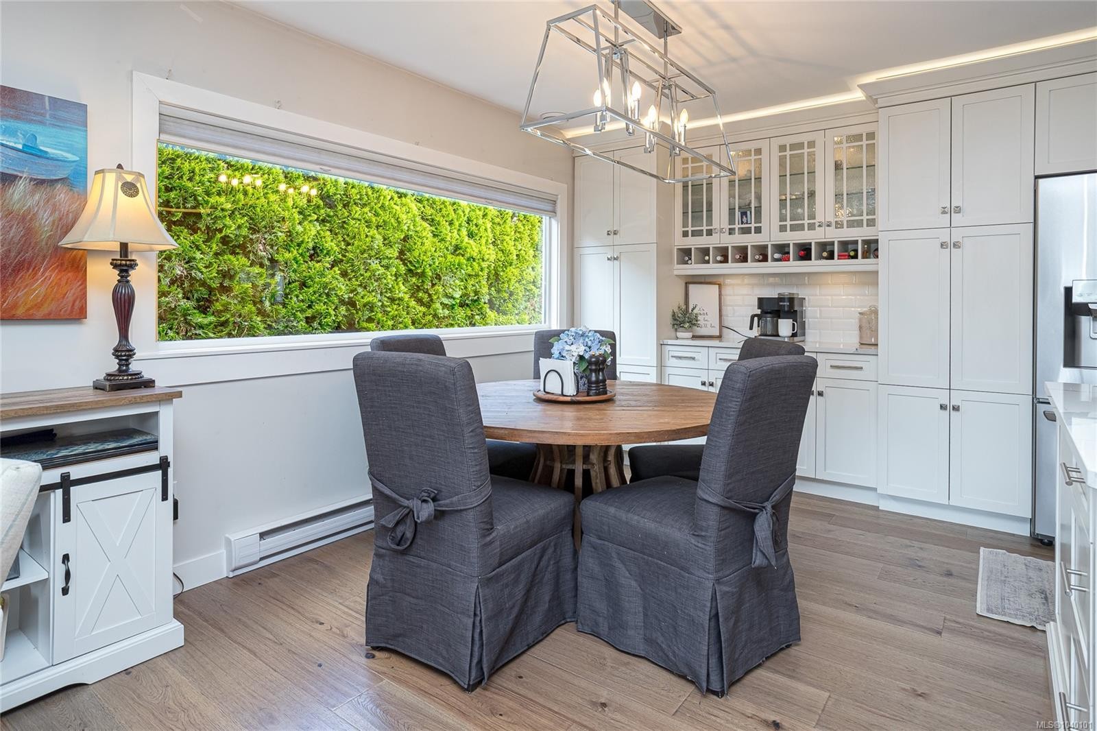 7859 Simpson Rd, Central Saanich, BC