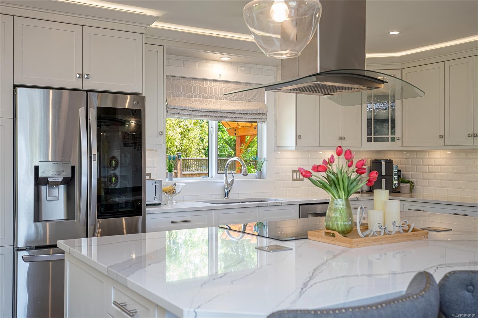 7859 Simpson Rd, Central Saanich, BC