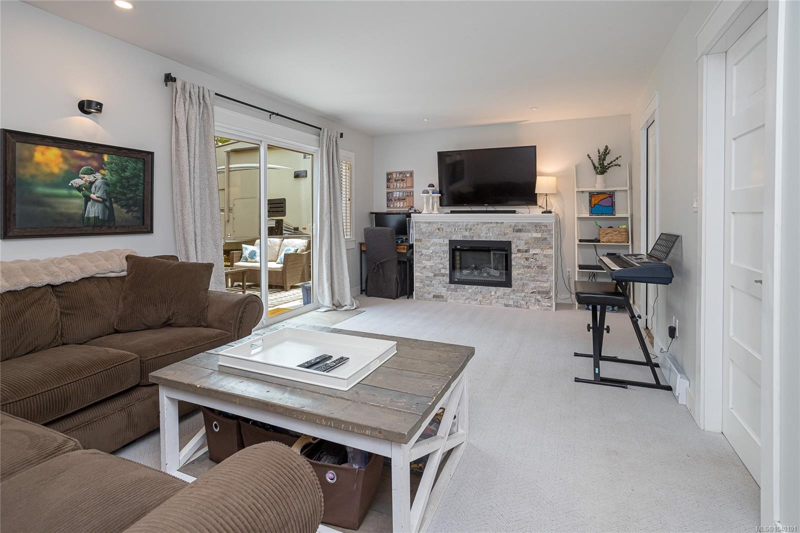 7859 Simpson Rd, Central Saanich, BC