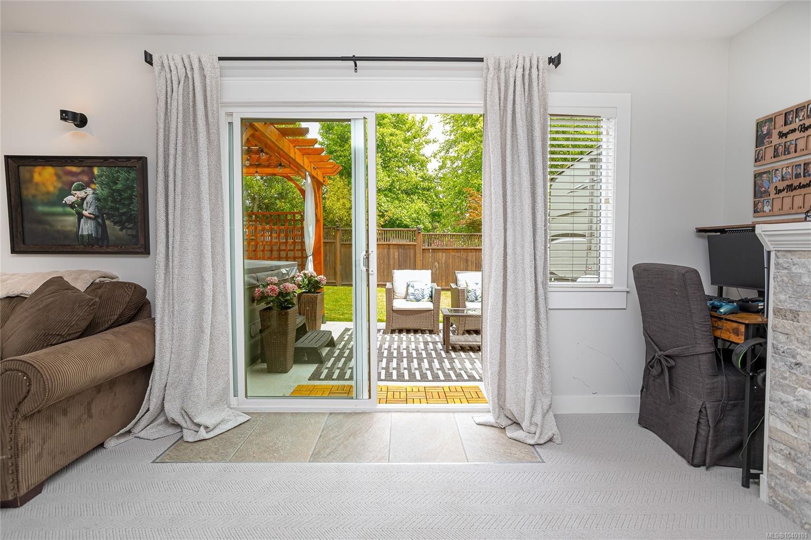 7859 Simpson Rd, Central Saanich, BC