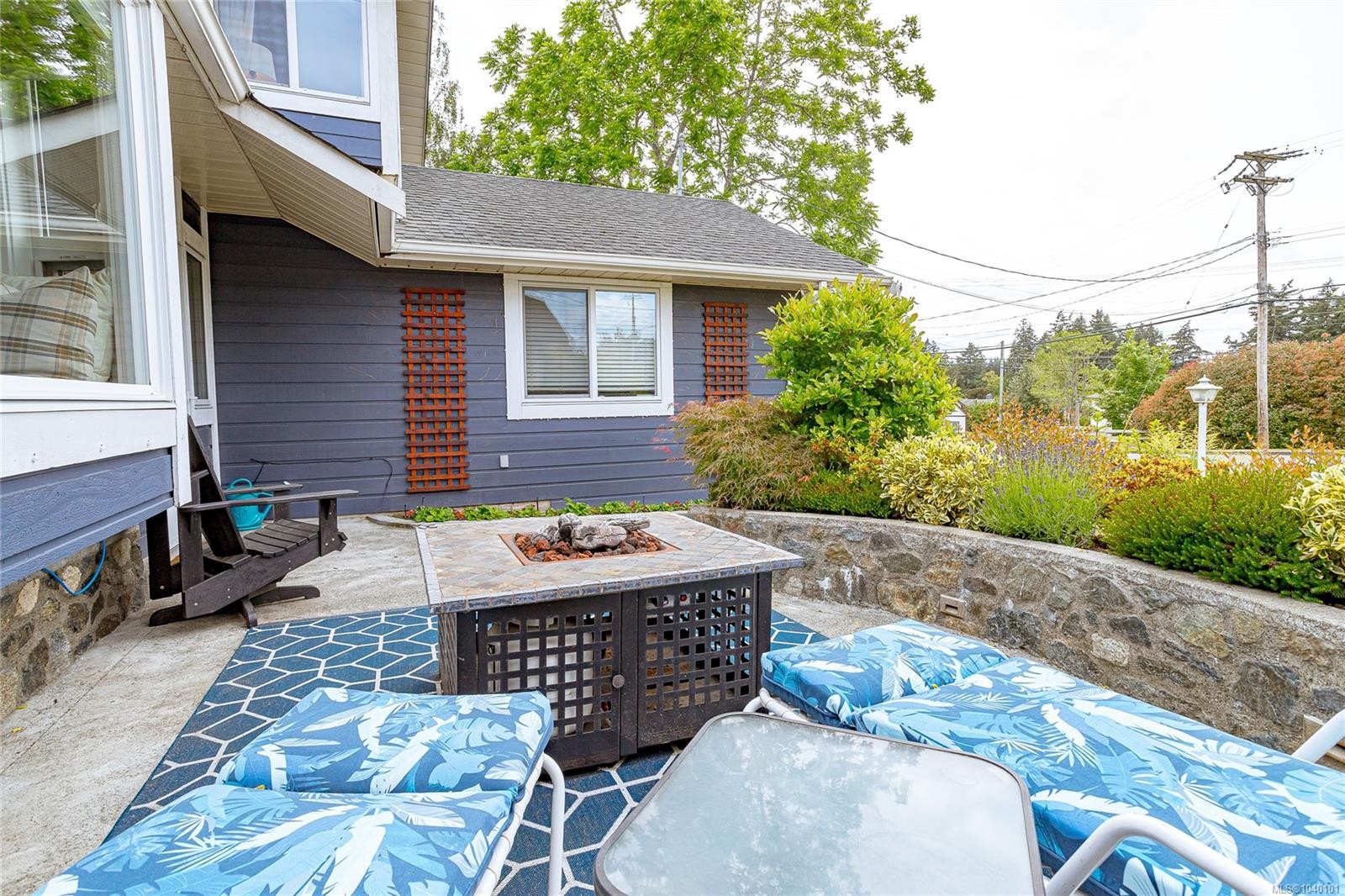 7859 Simpson Rd, Central Saanich, BC