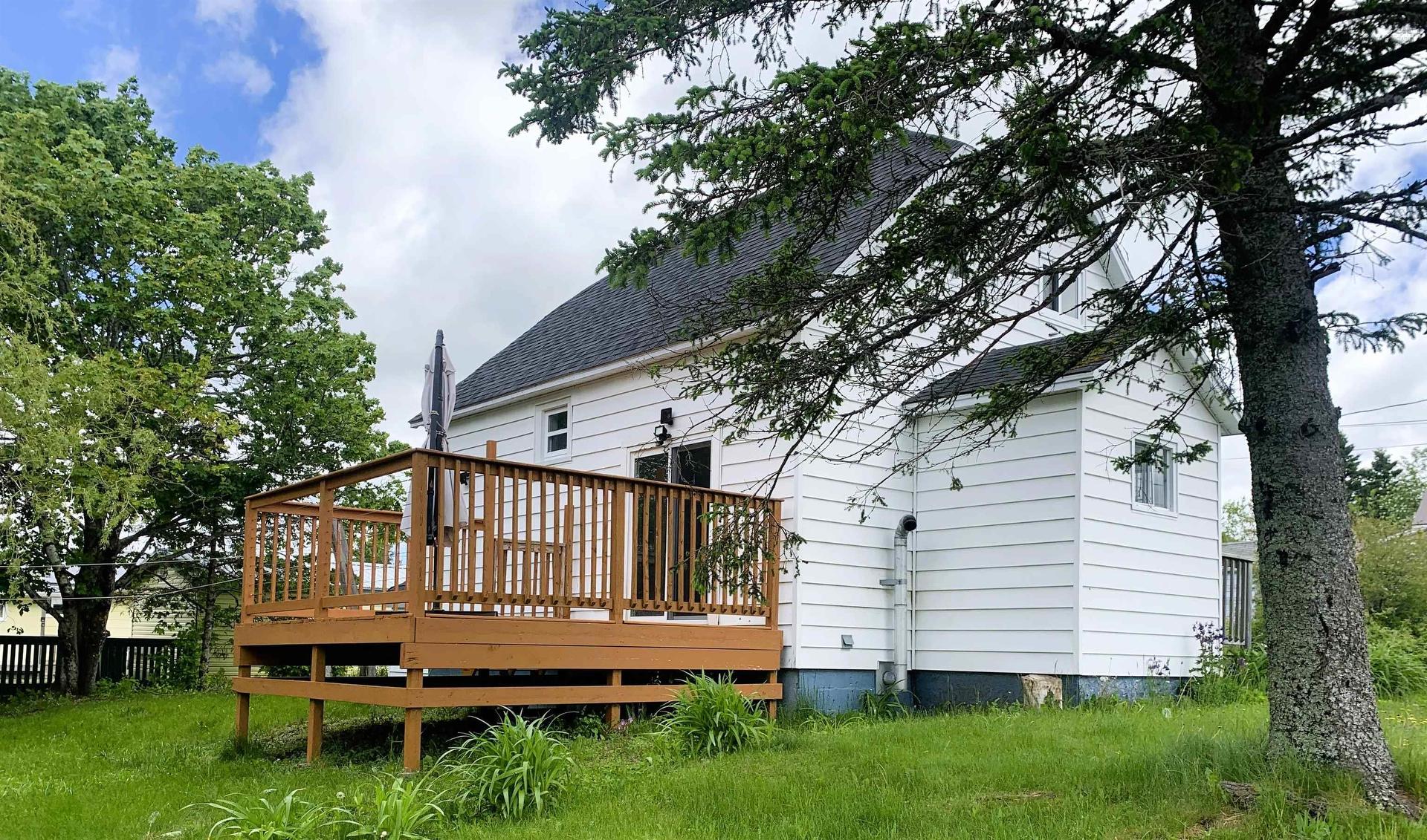 9 Clarke Street, Springhill, NS