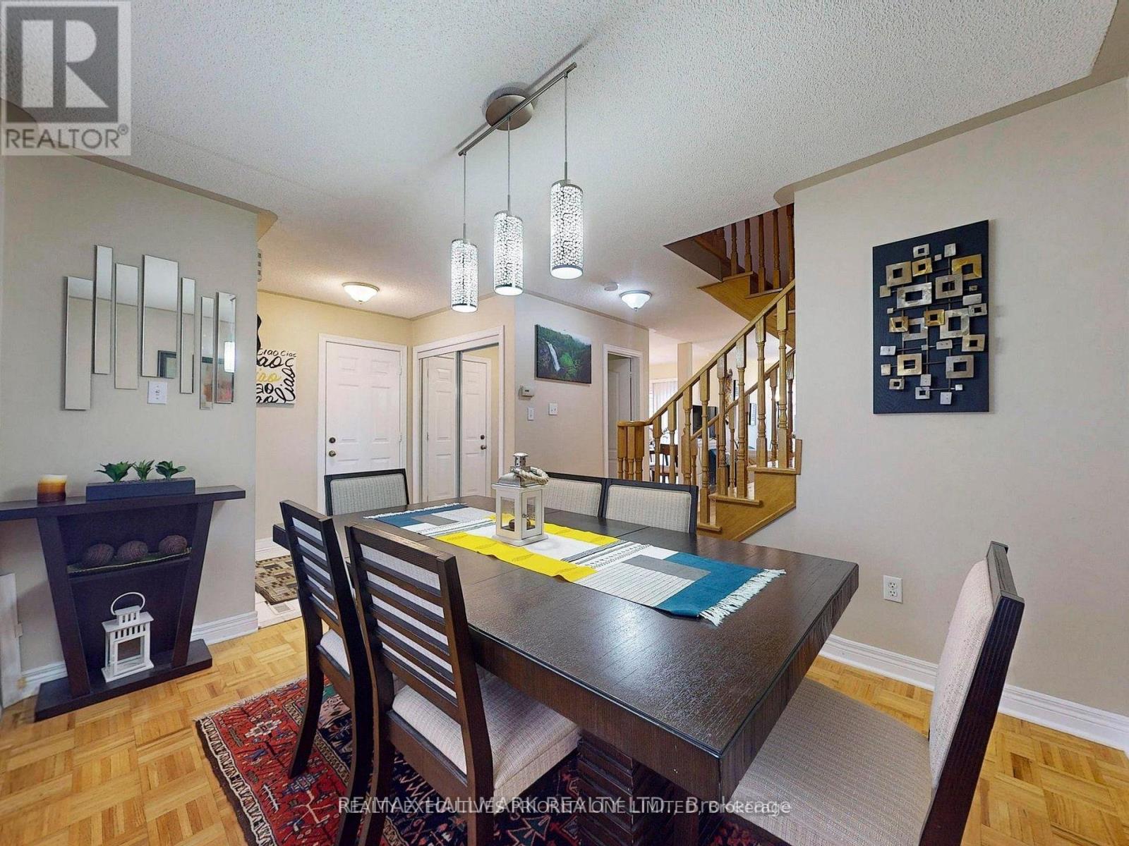 19 Rusty Trail, Vaughan, ON - Indoor Photo Showing Dining Room